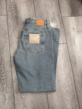 AG jeans  Women’s  Light Blue Relaxed Straight Jeans new size 28